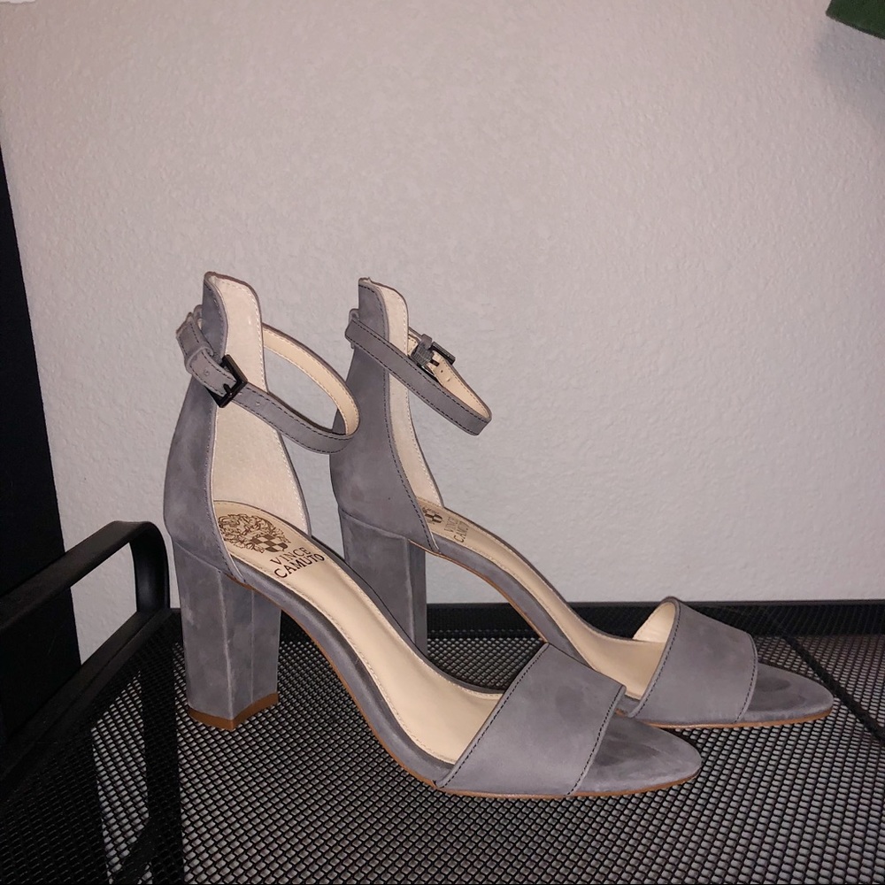 PRACTICALLY NEW Vince Camuto Heels